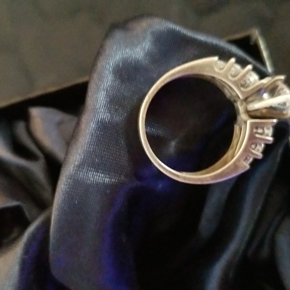 Marquise Ring - Picture 5 of 5